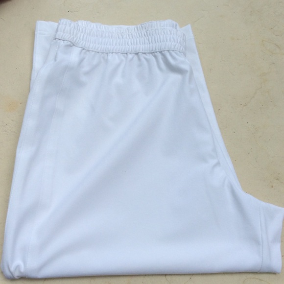 Chico's Pants - White knee length shorts